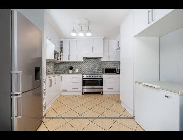 5 BEDROOM HOUSE FOR SALE IN HAGLEY